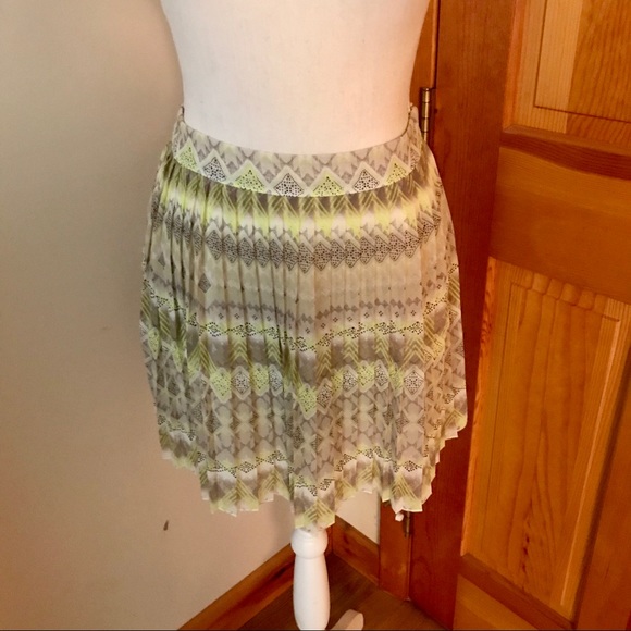 American Eagle Outfitters Pleated Skirt - Picture 2 of 5